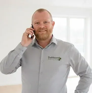 Én fast kontaktperson hos Dahlgaard Facility der administrerer klargøring af flyttelejligheder